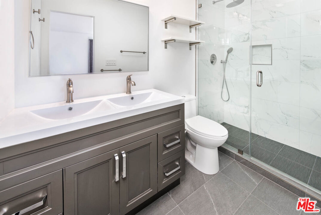 4365 Mclaughlin Ave Unit: 22