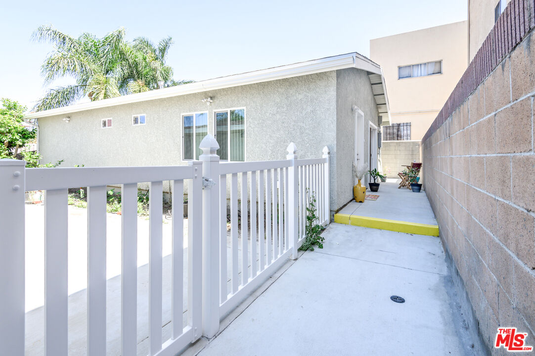 4564 W Broadway Unit B