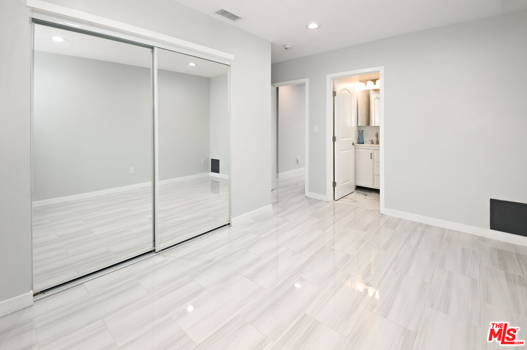 4564 W Broadway Unit B