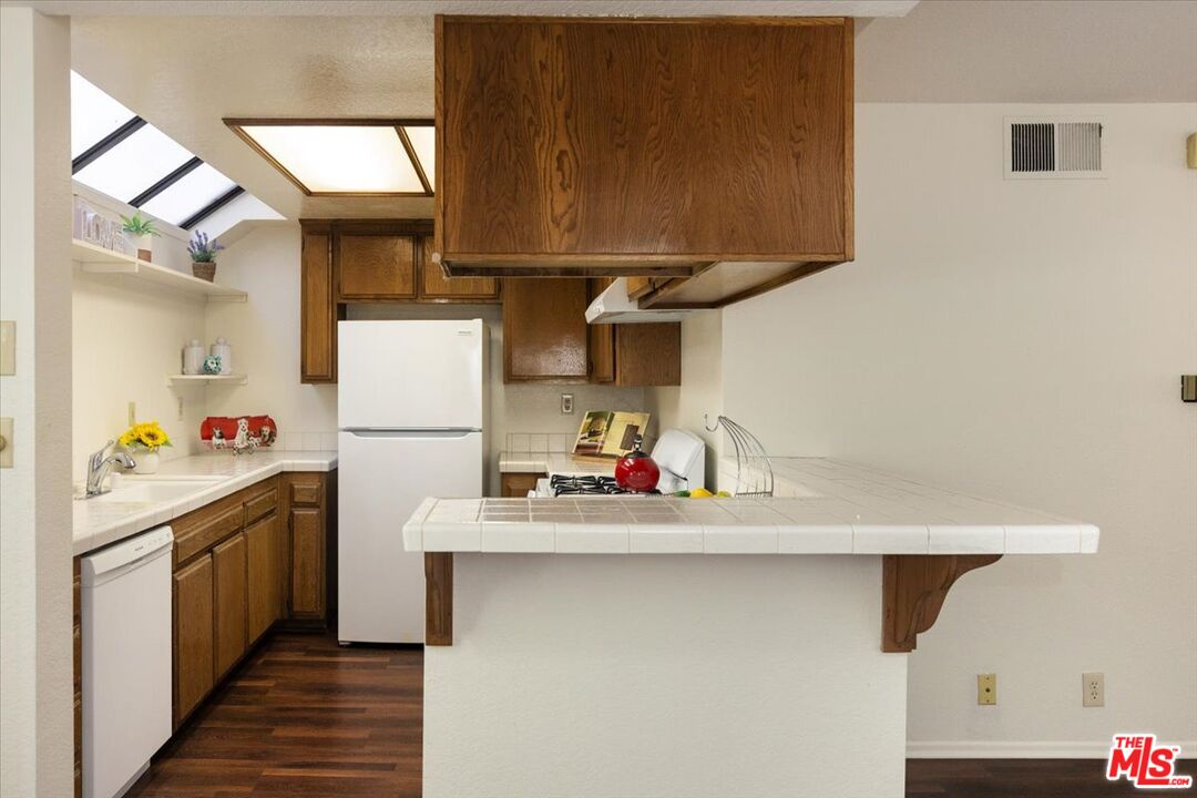 279 E Glenarm St Unit: 1