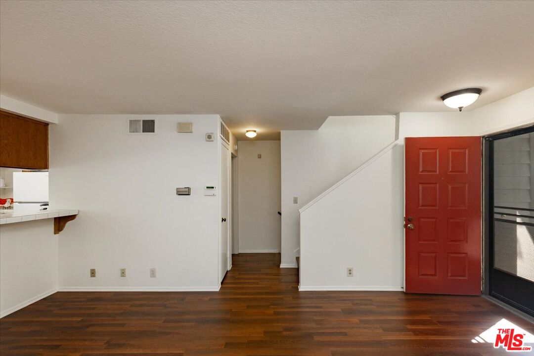 279 E Glenarm St Unit: 1