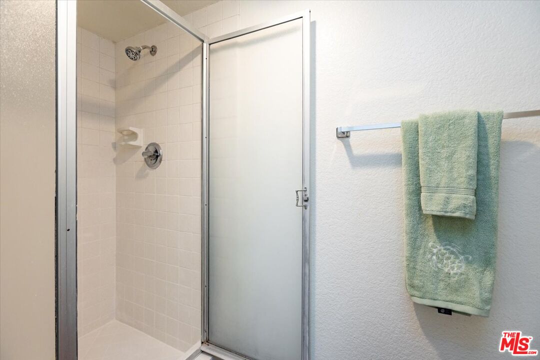 279 E Glenarm St Unit: 1