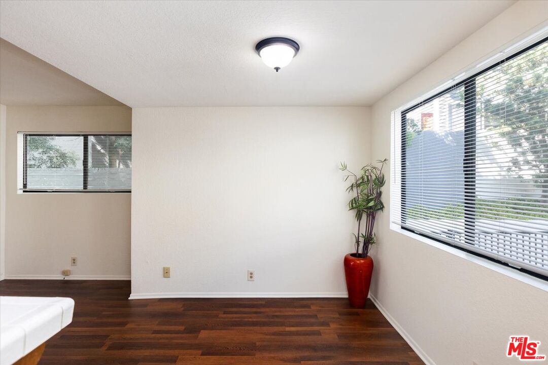 279 E Glenarm St Unit: 1