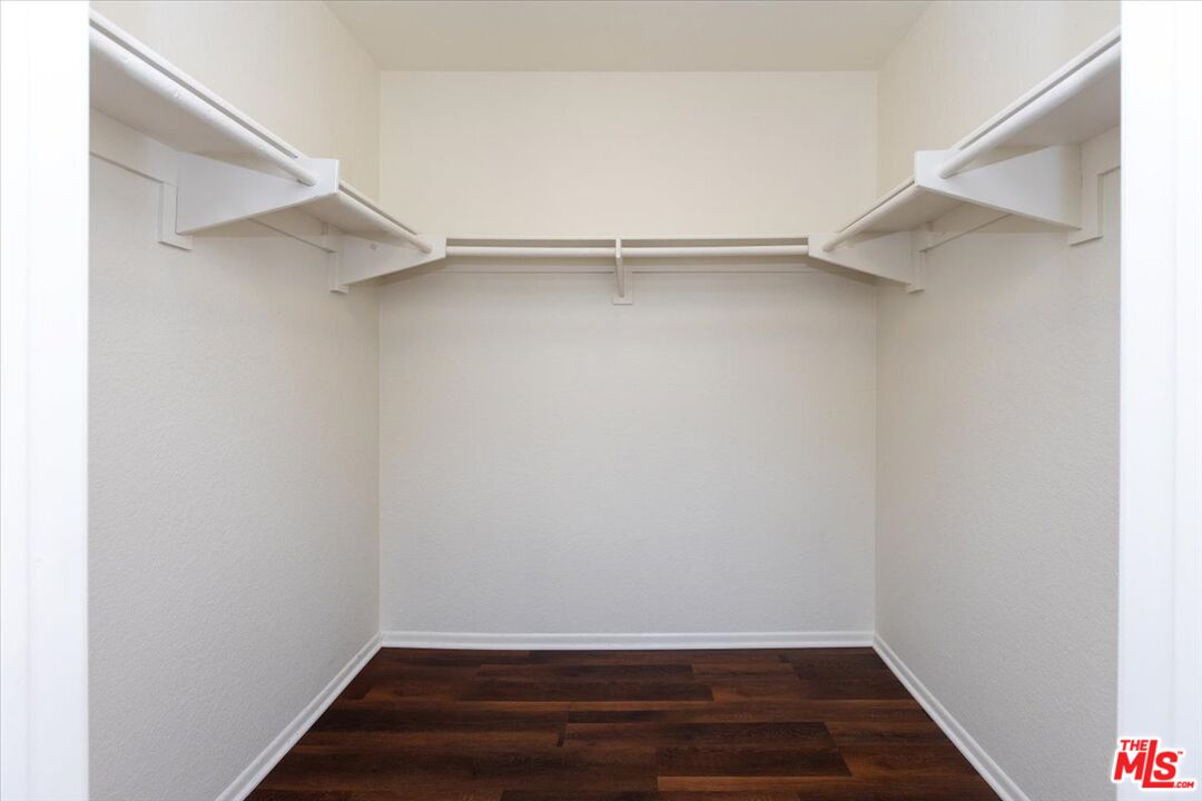 279 E Glenarm St Unit: 1