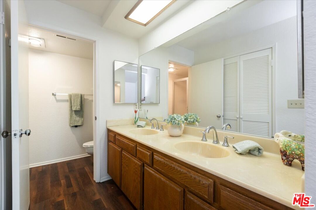 279 E Glenarm St Unit: 1