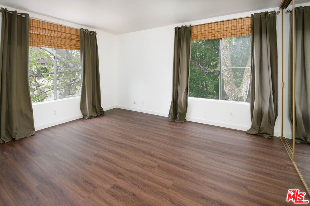 11201 Summertime Ln Unit: 201