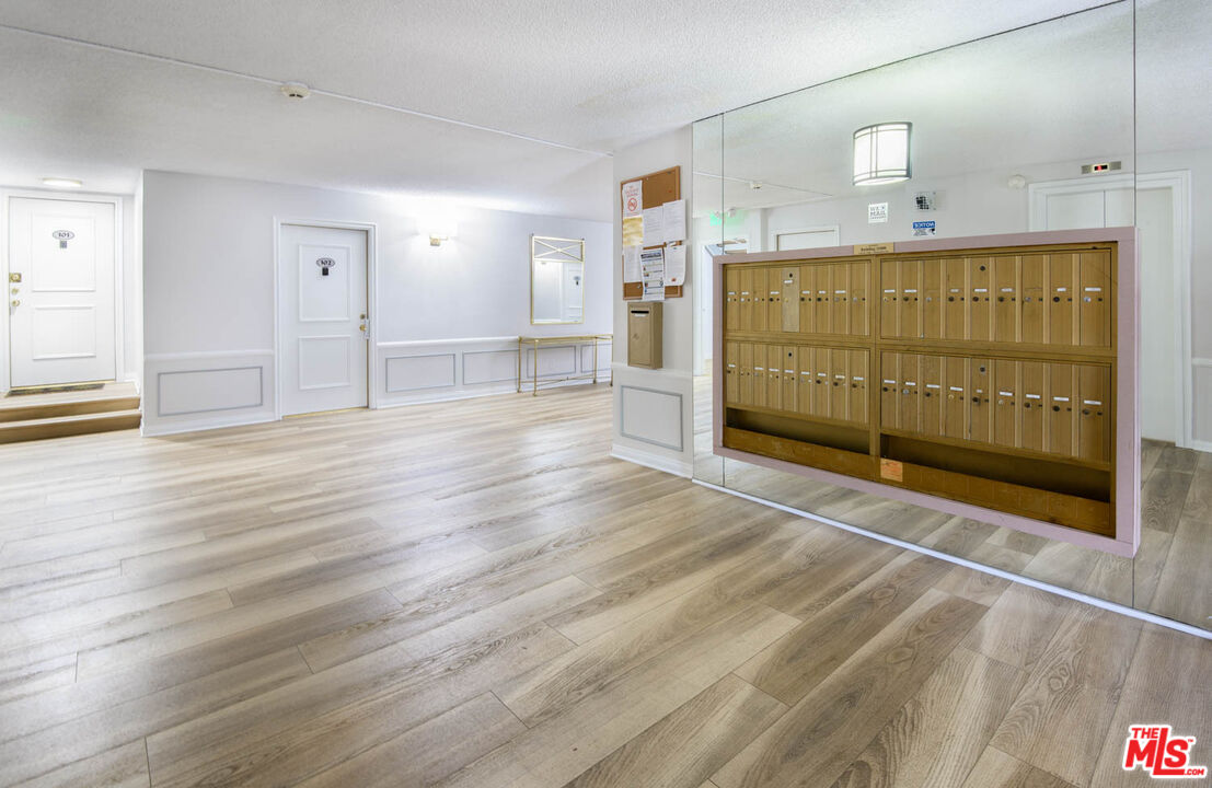 11201 Summertime Ln Unit: 201