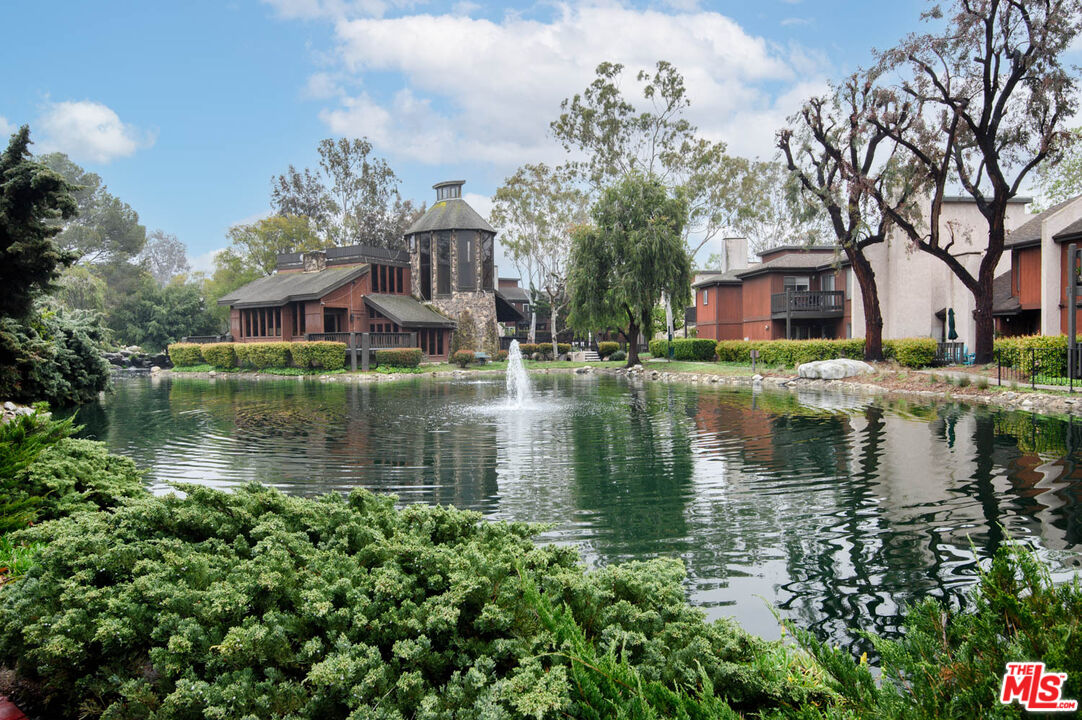 11201 Summertime Ln Unit: 201