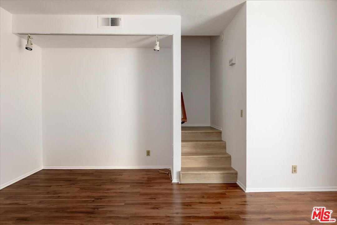 844 Magnolia Ave Unit: 14