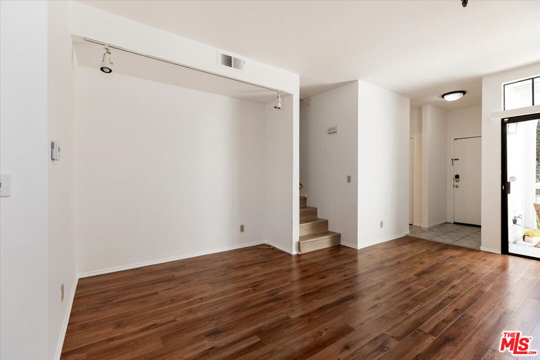 844 Magnolia Ave Unit: 14