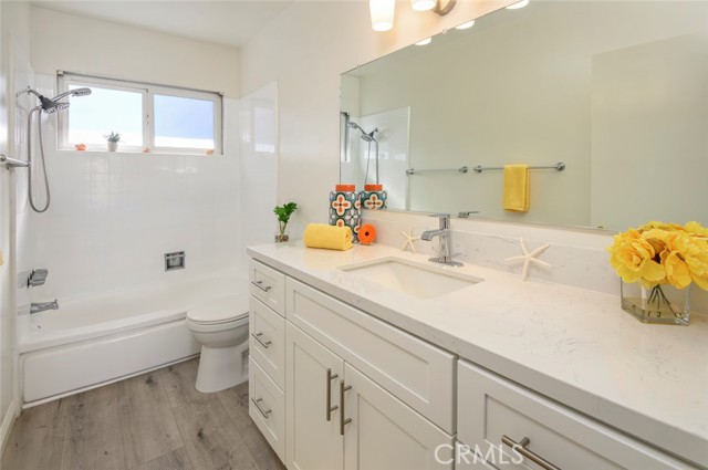 11121 Queensland ST Unit: D36