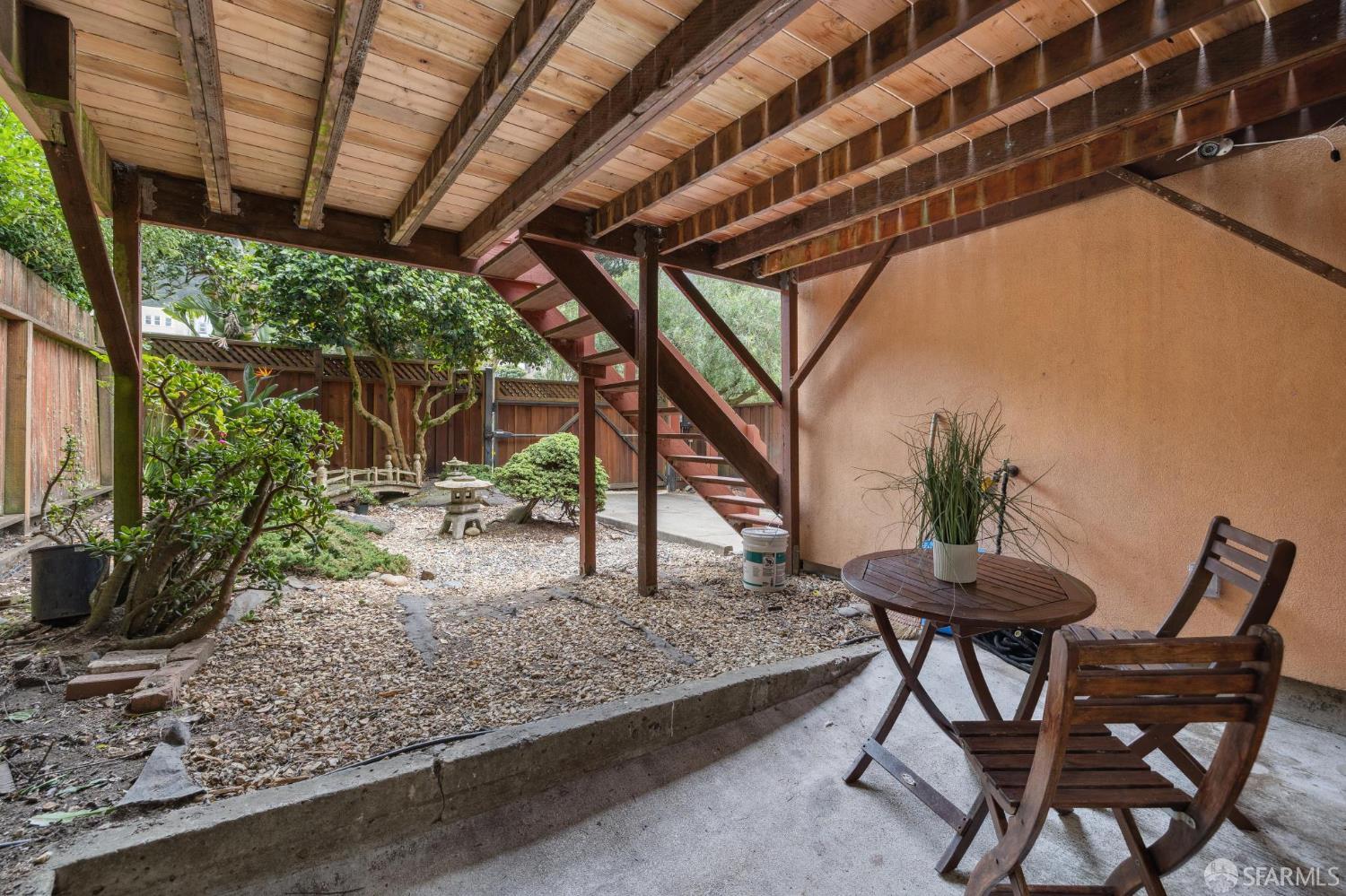327 Ulloa Street