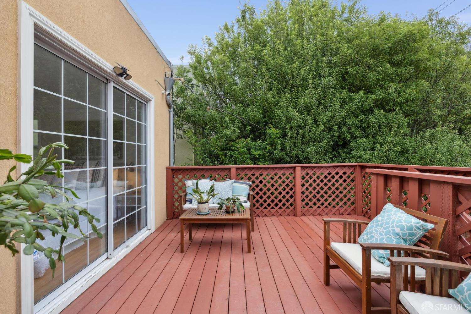 327 Ulloa Street