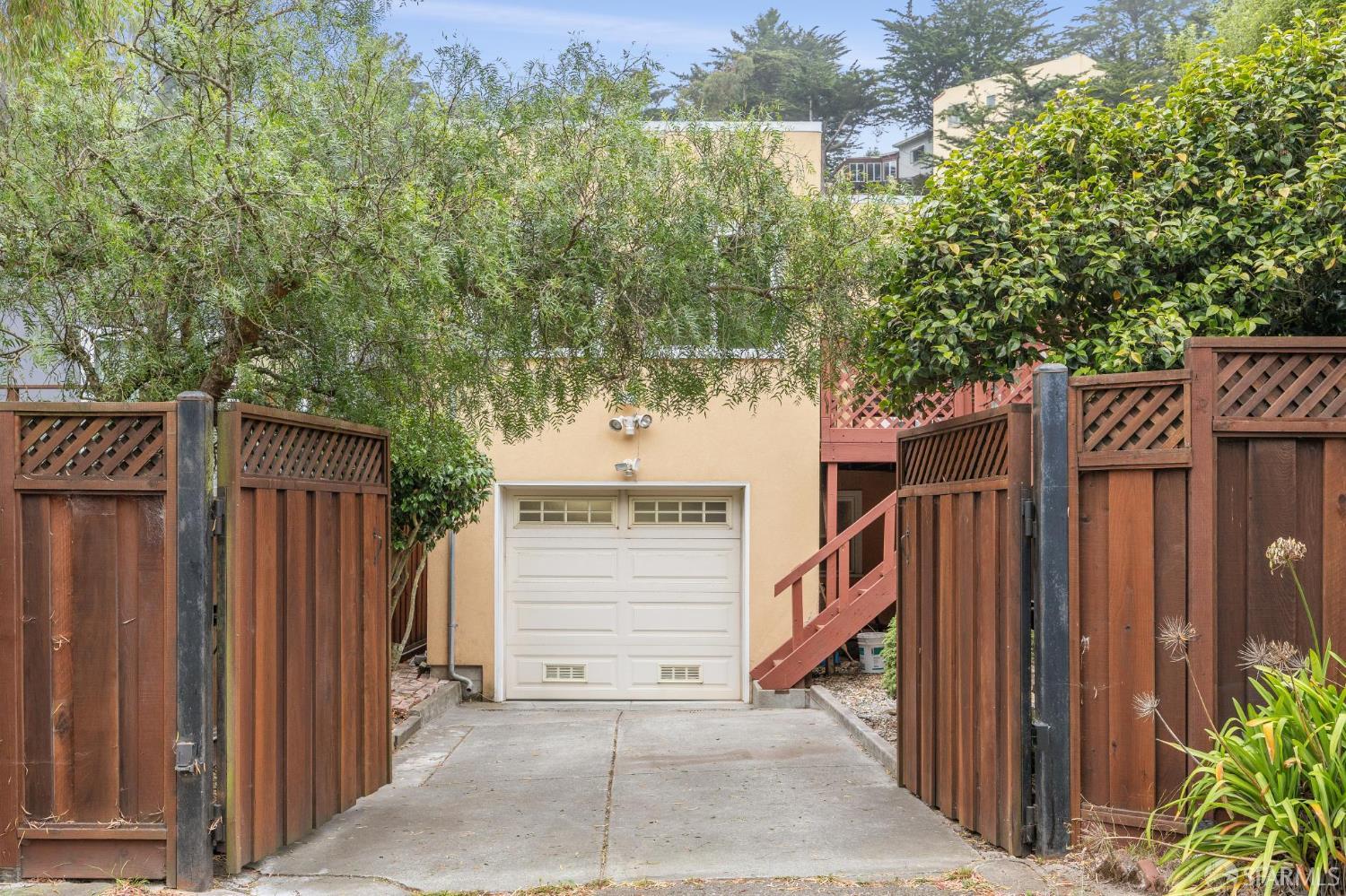 327 Ulloa Street
