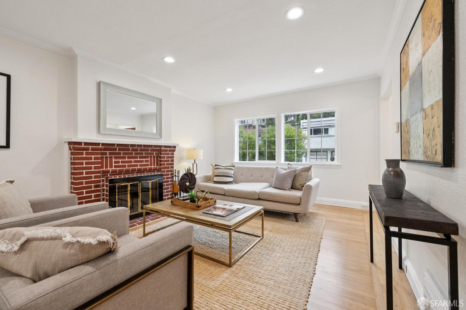 327 Ulloa Street