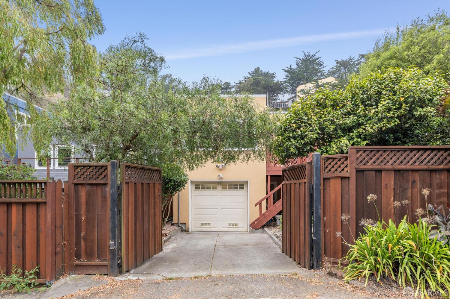 327 Ulloa Street