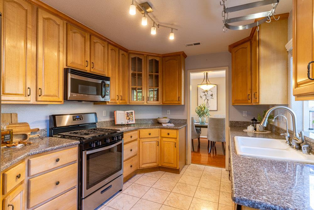 136 Christine Lynn DR