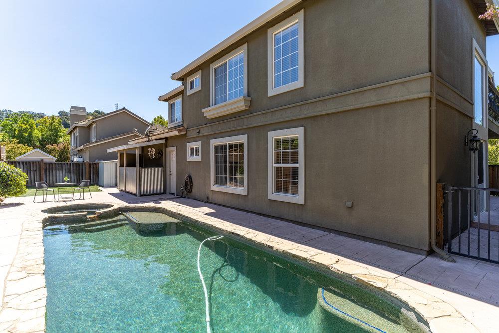 136 Christine Lynn DR