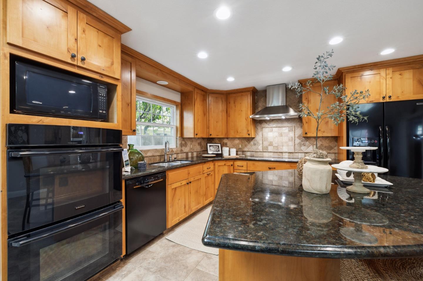 7550 Santa Theresa DR