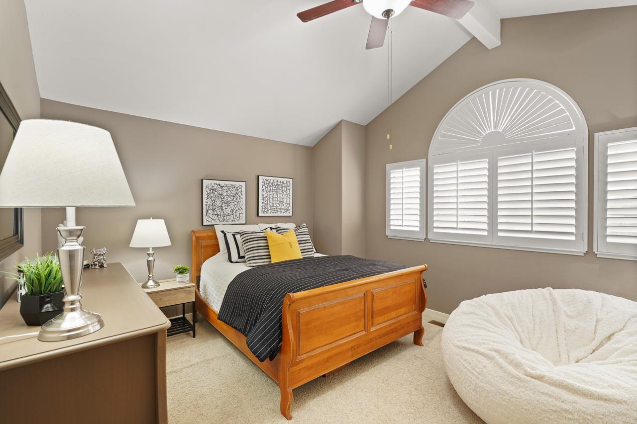 17142 Heatherwood WAY