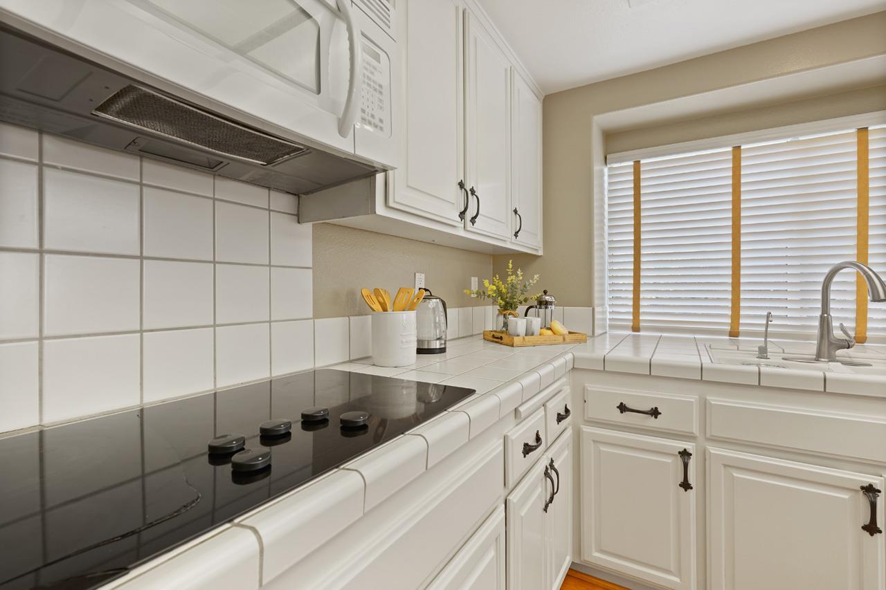 17142 Heatherwood WAY