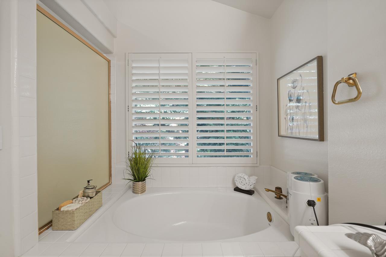 17142 Heatherwood WAY