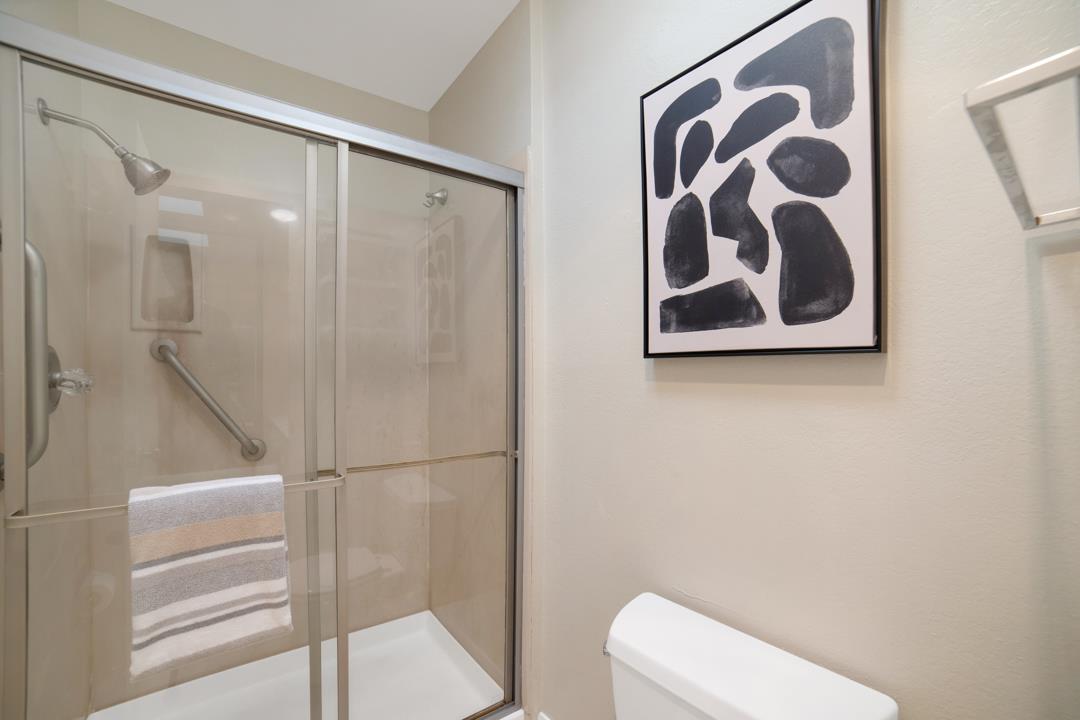 1209 Oak Grove AVE 304