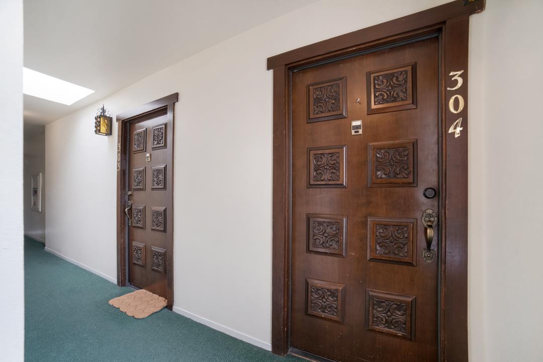 1209 Oak Grove AVE 304