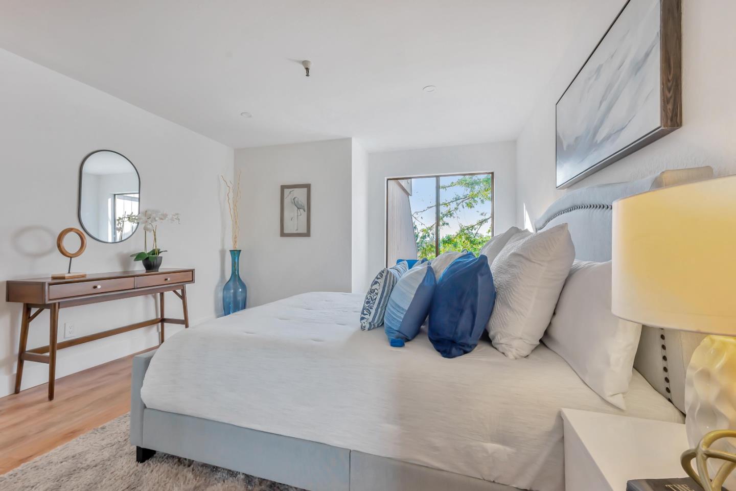 725 Mariposa AVE 306