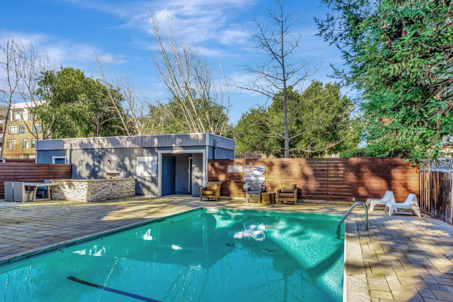 725 Mariposa AVE 306