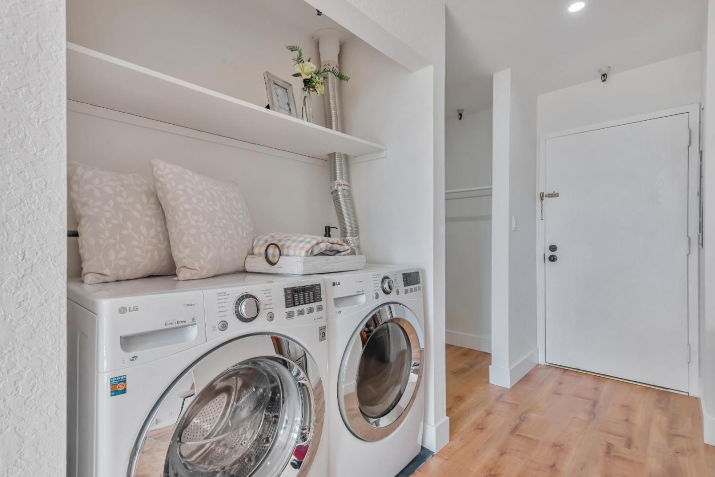 725 Mariposa AVE 306