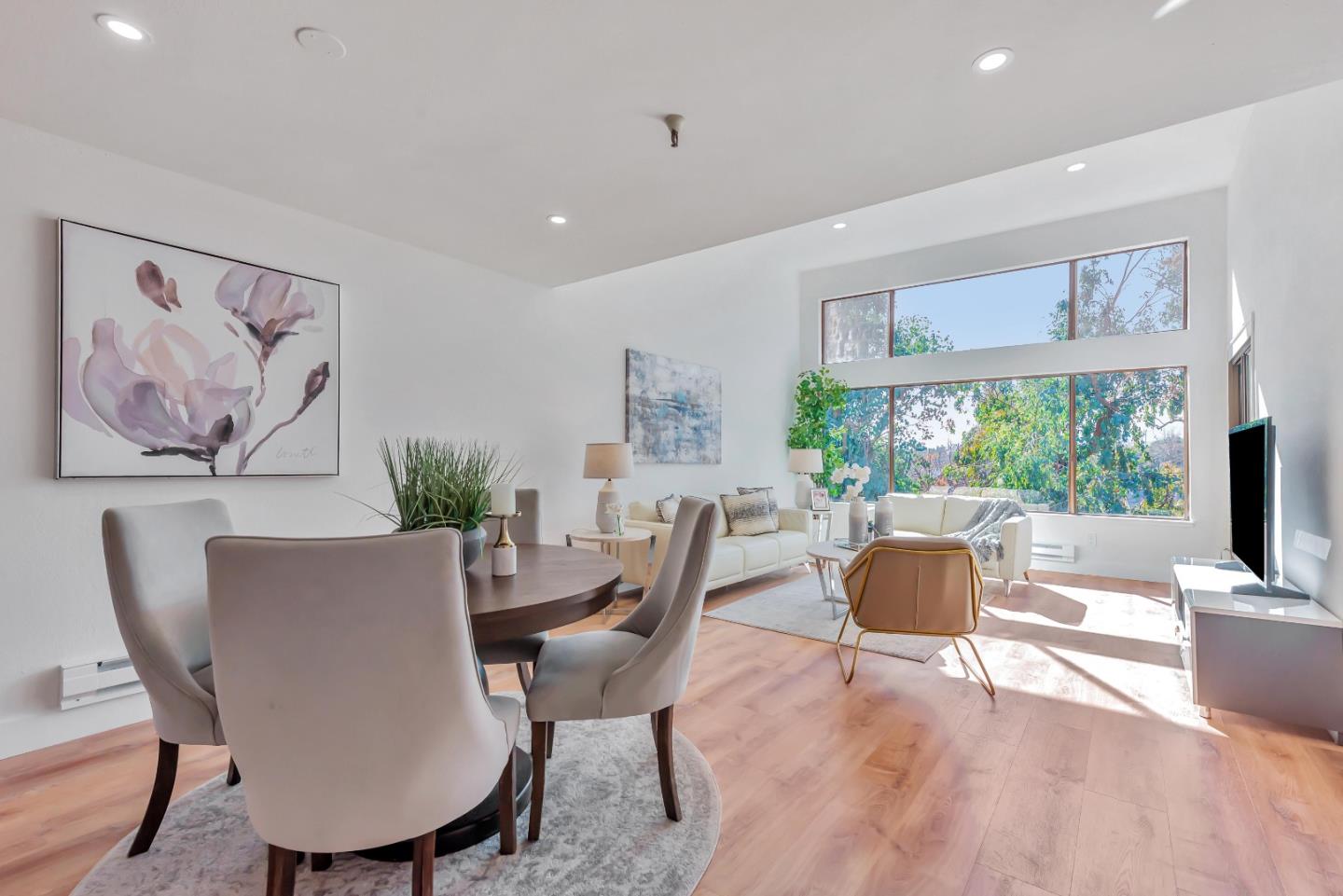 725 Mariposa AVE 306