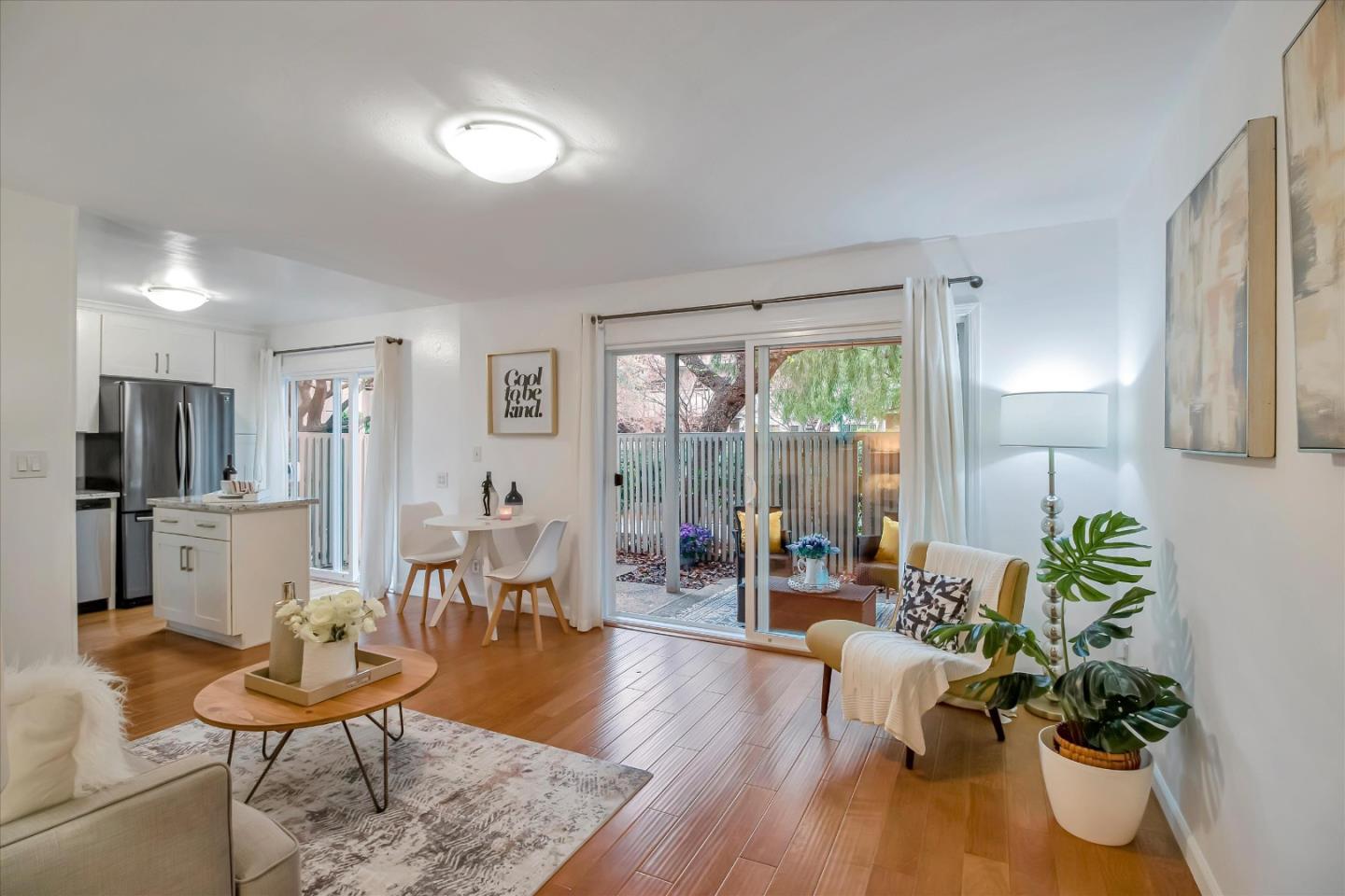 255 S Rengstorff AVE 161