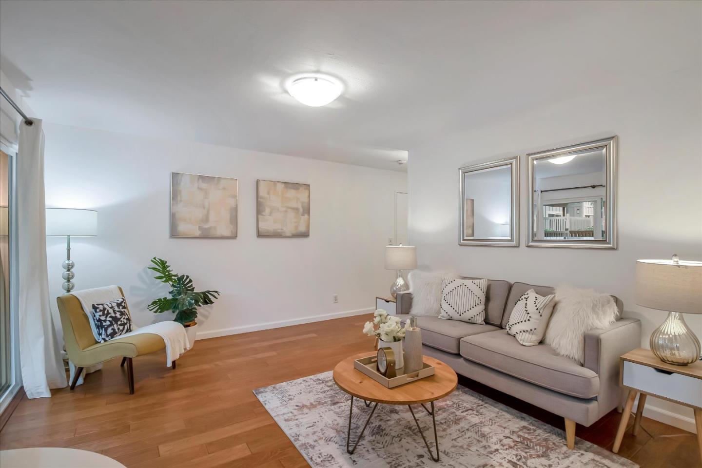 255 S Rengstorff AVE 161