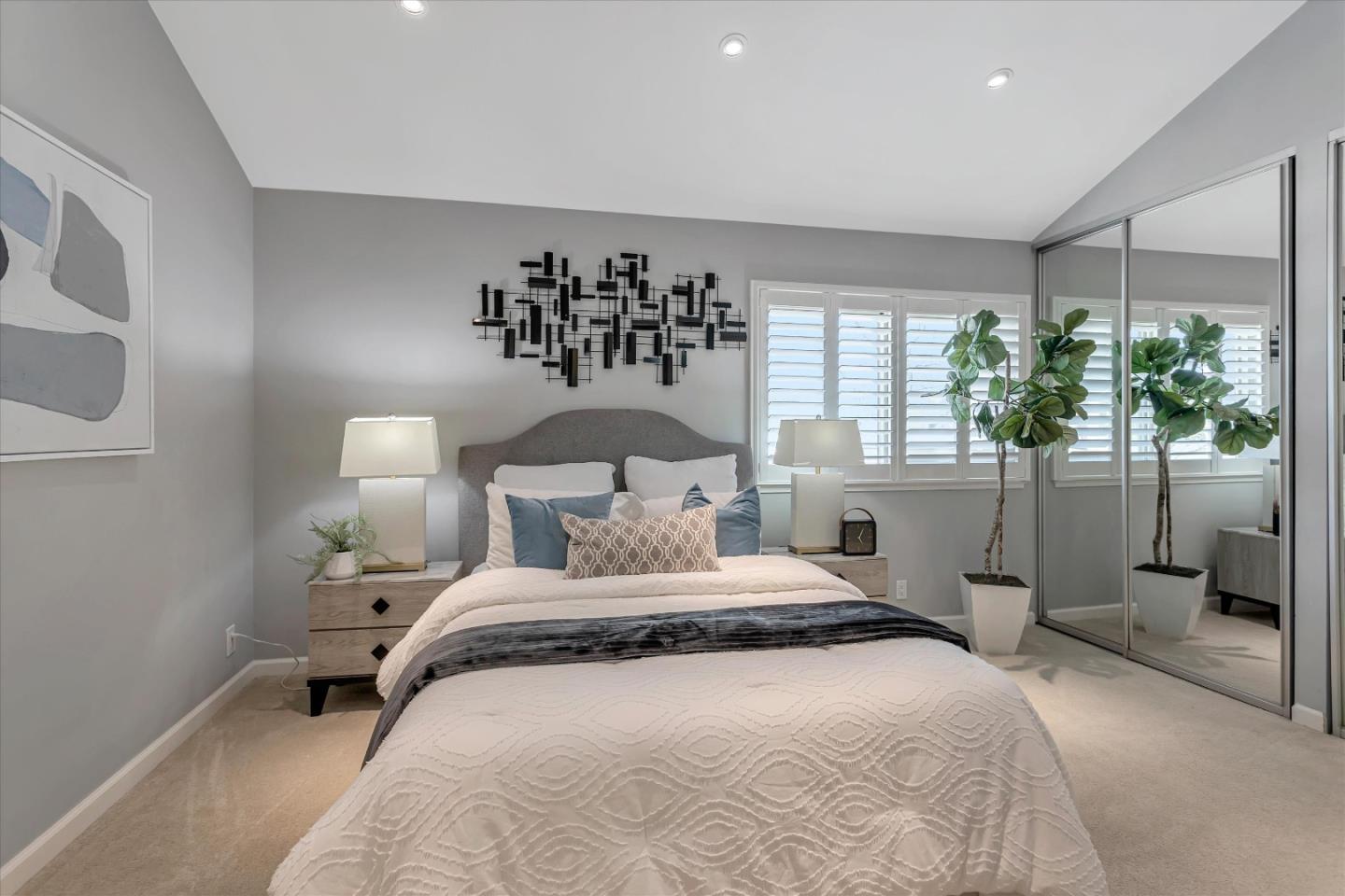 2370 Shoreside Court