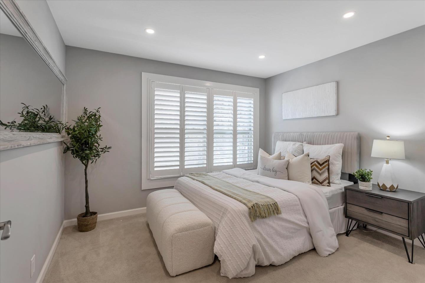 2370 Shoreside Court