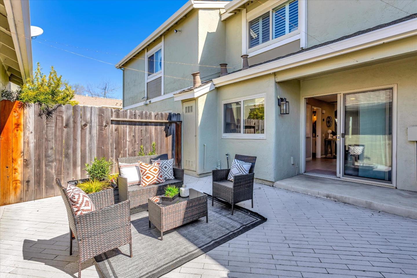 2370 Shoreside Court