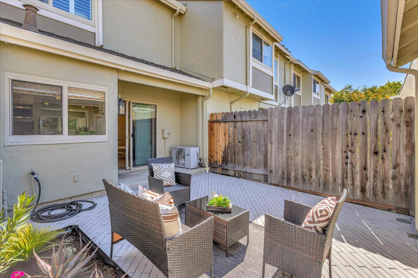 2370 Shoreside Court