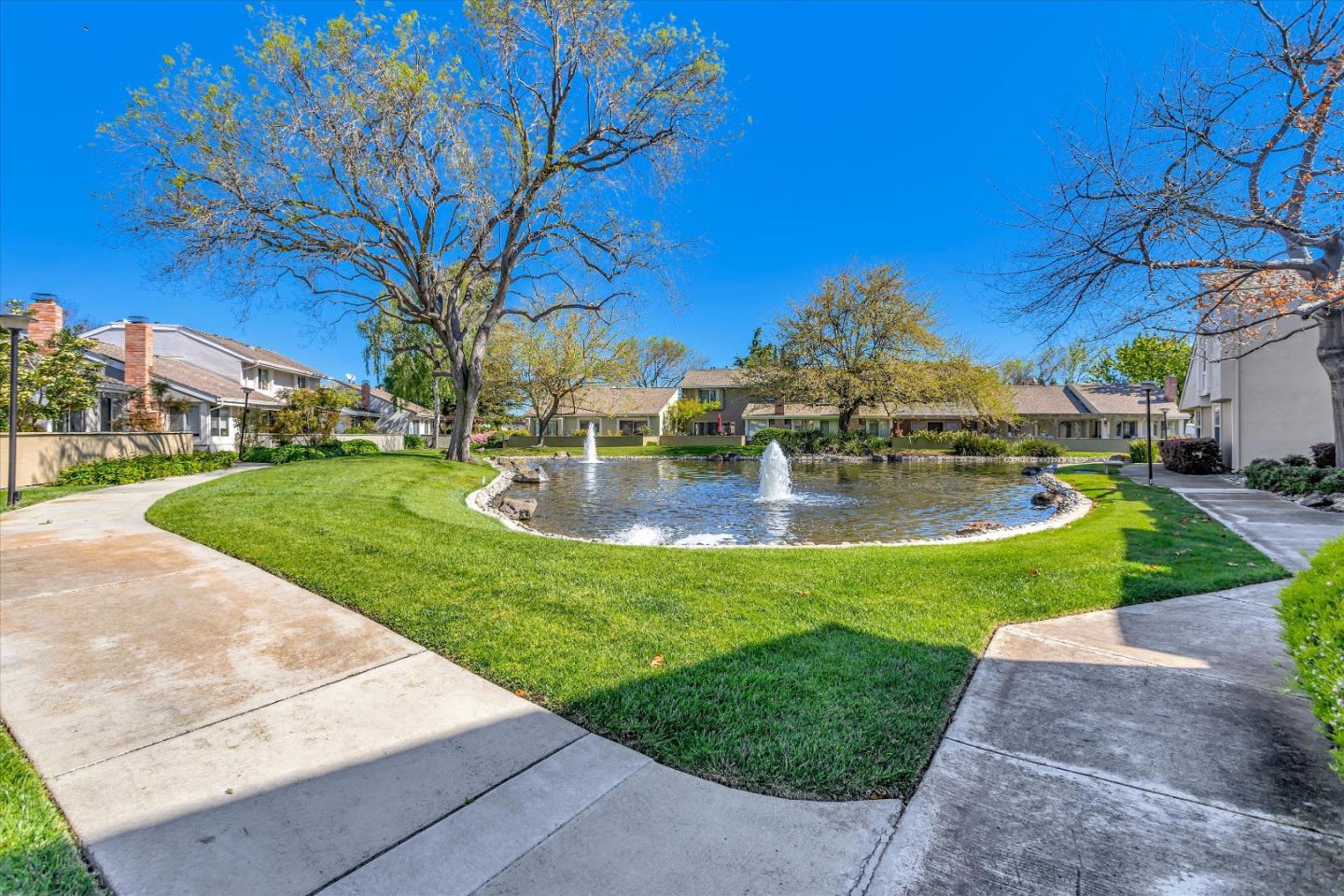 2370 Shoreside Court