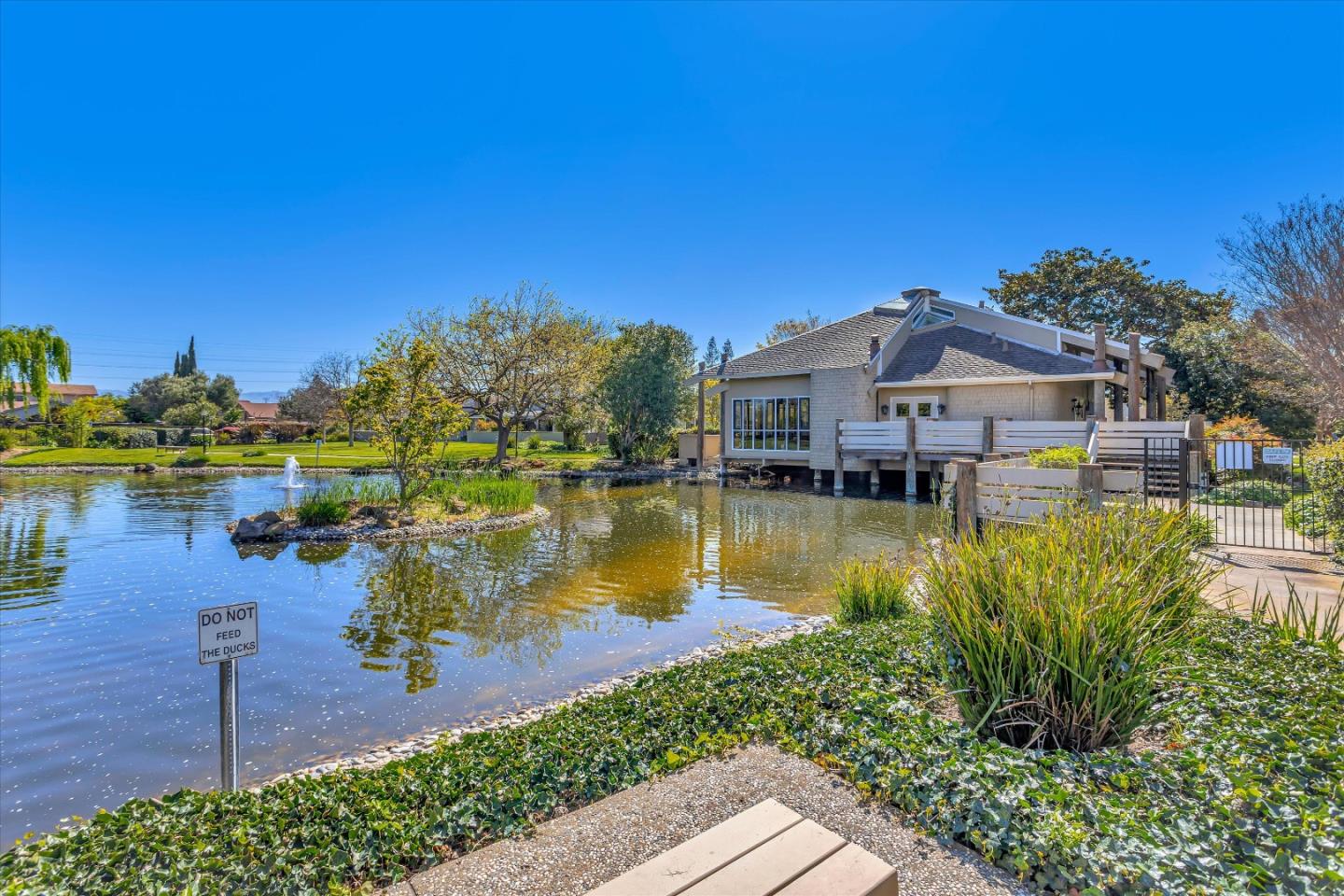 2370 Shoreside Court
