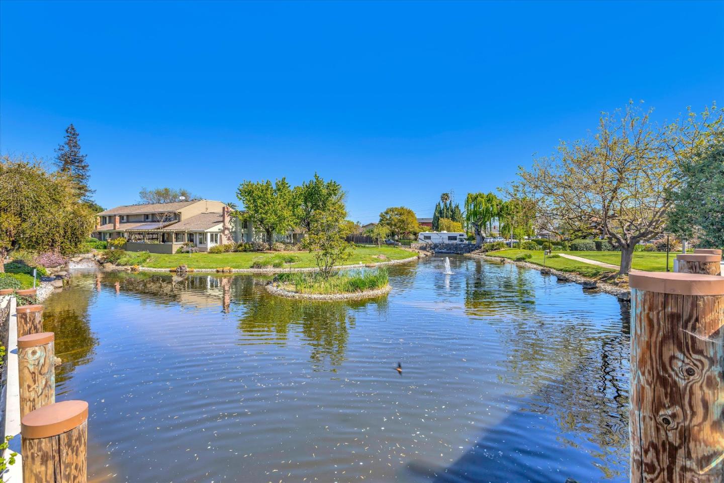 2370 Shoreside Court