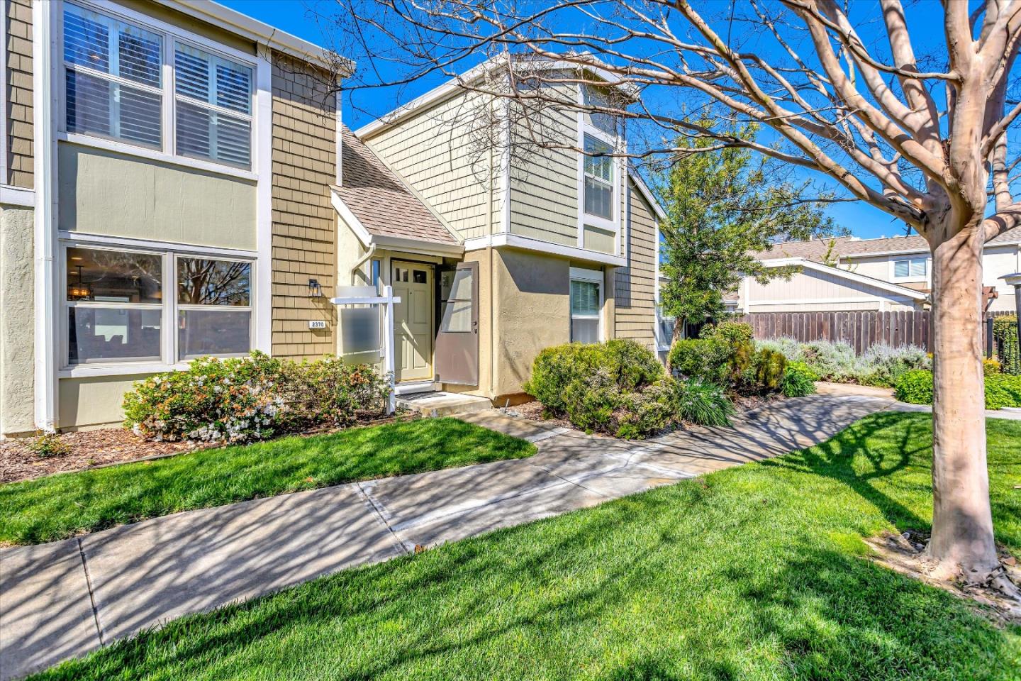 2370 Shoreside Court