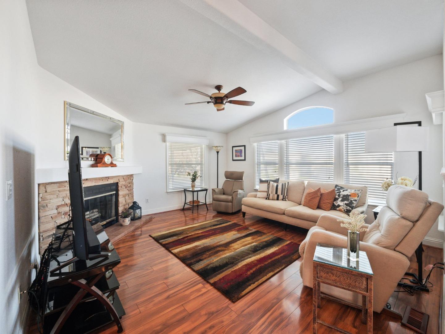 759 Villa Teresa WAY 759