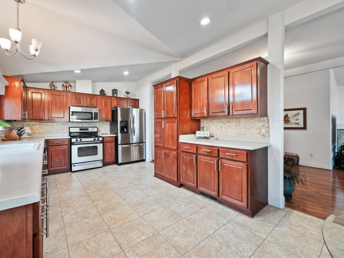 759 Villa Teresa WAY 759