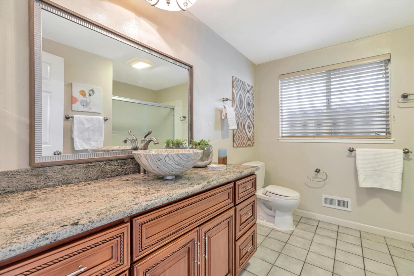 3825 Melody LN