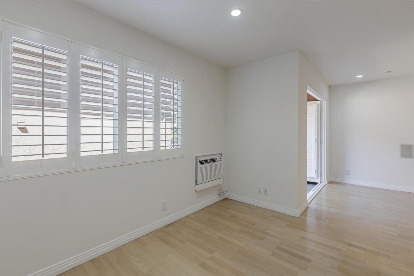 1845 Palm View PL 111