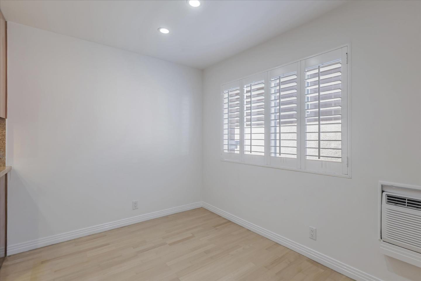1845 Palm View PL 111
