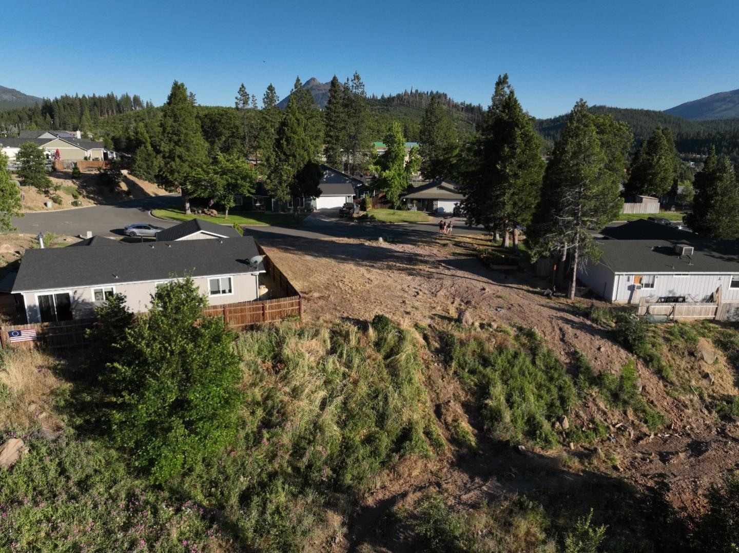 306 Woodridge CT