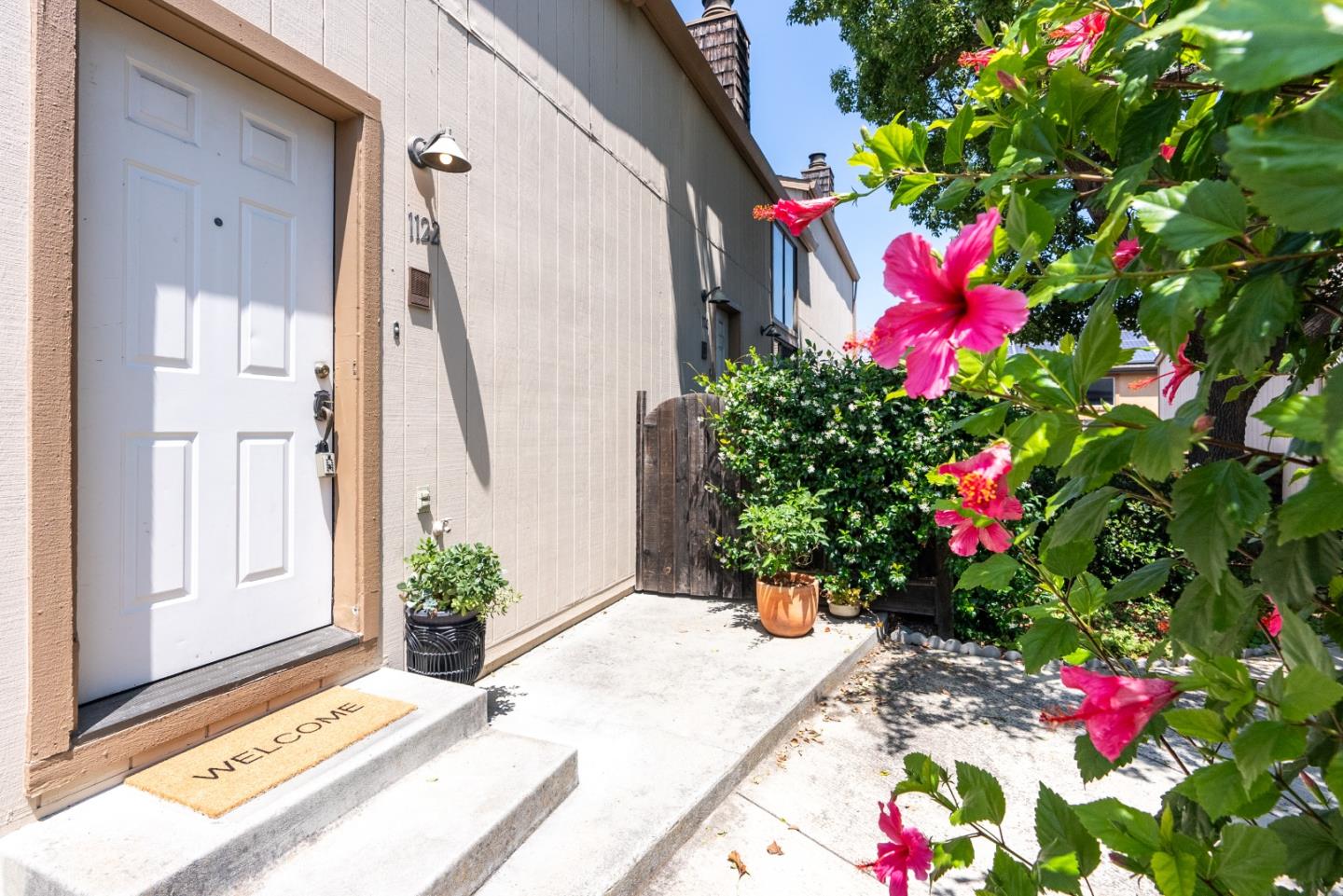 1122 Capri DR