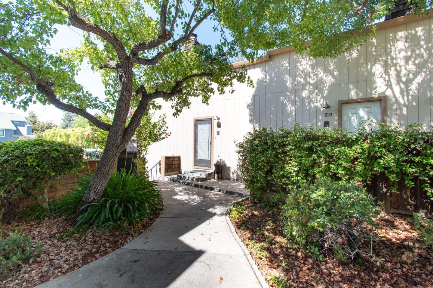 1122 Capri DR